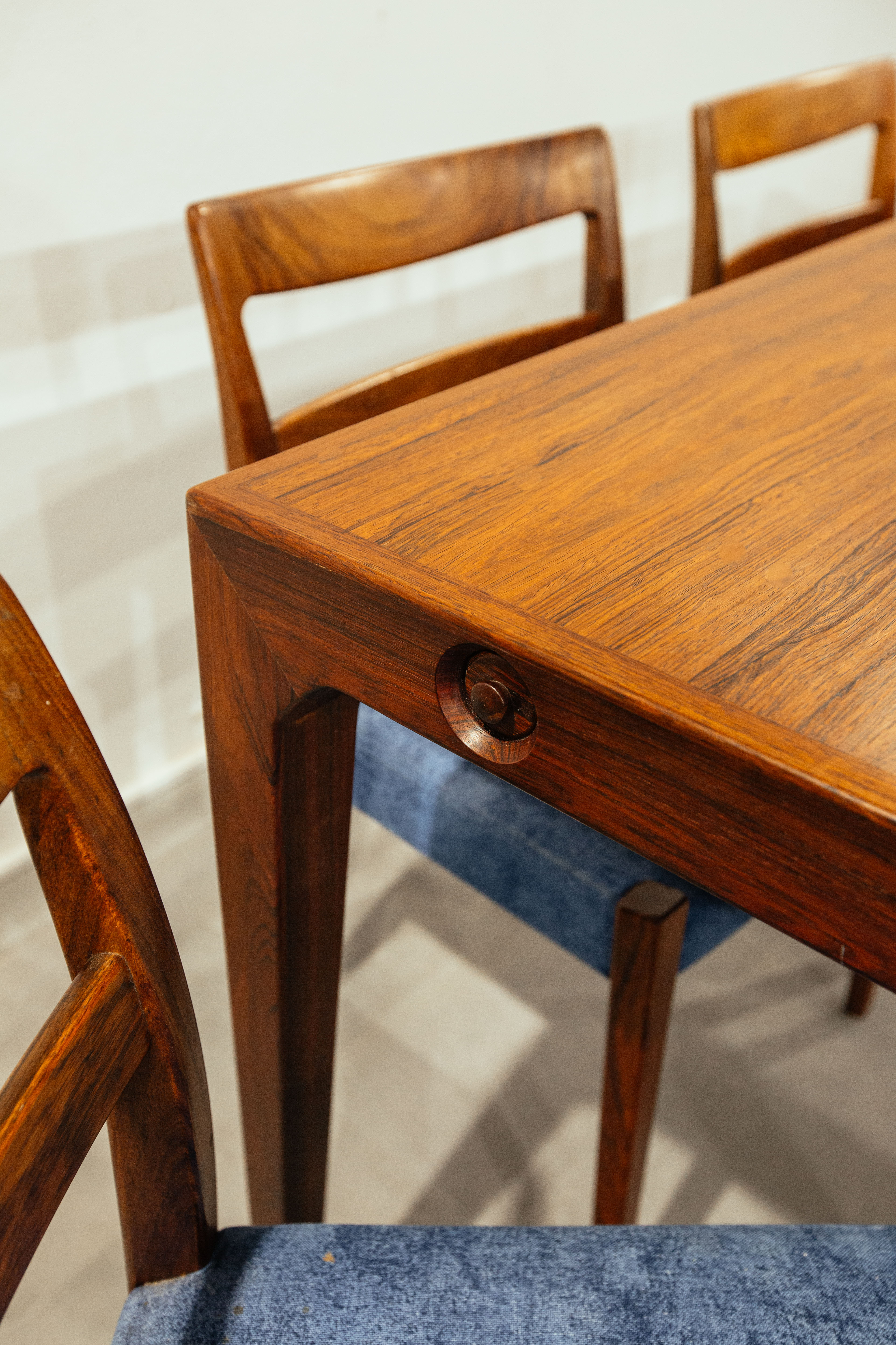 Poul Hundevad dining table